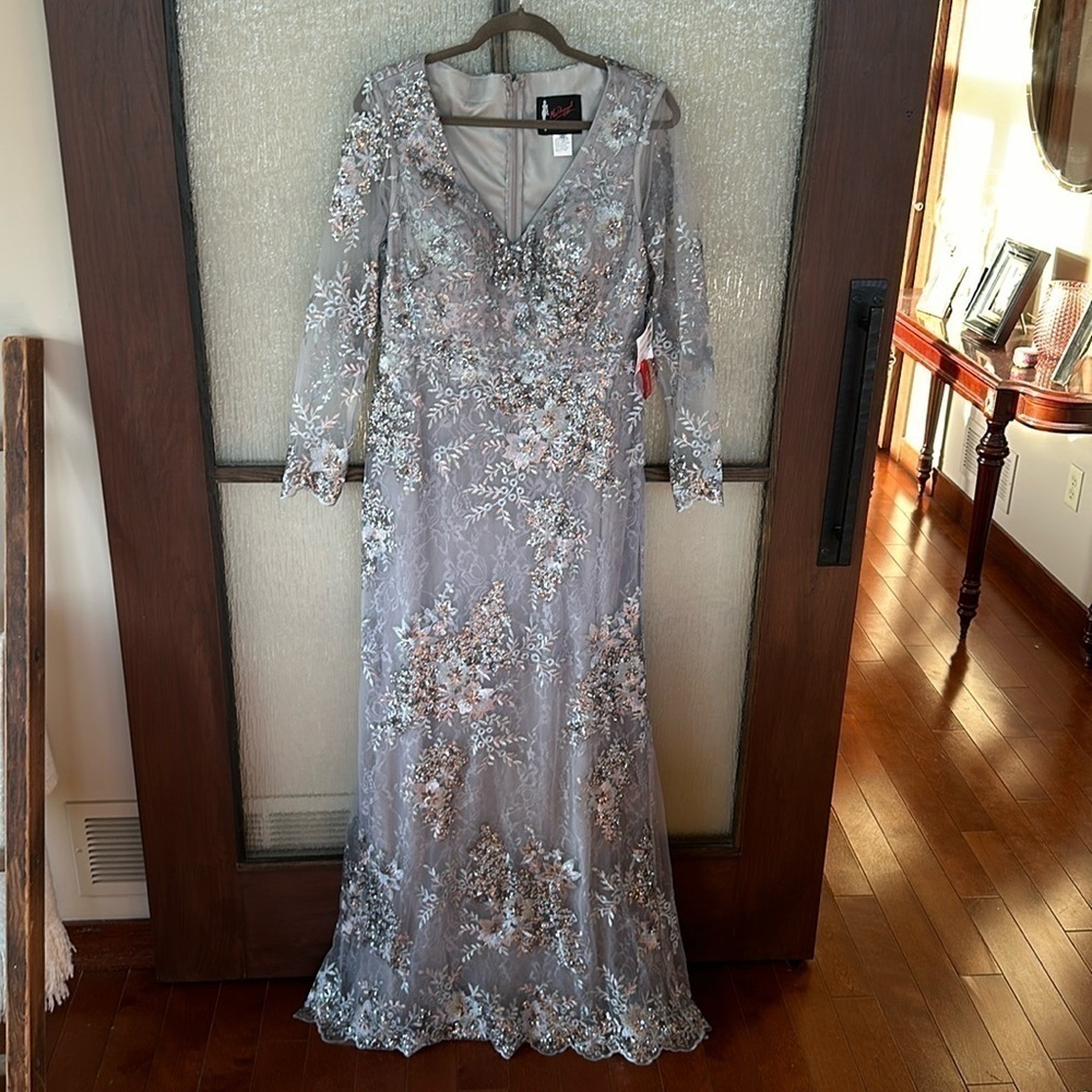 Mac Duggal EMBELLISHED V NECK ILLUSION LONG SLEEVE GOWN size 10 $698 sold out - Picture 7 of 17
